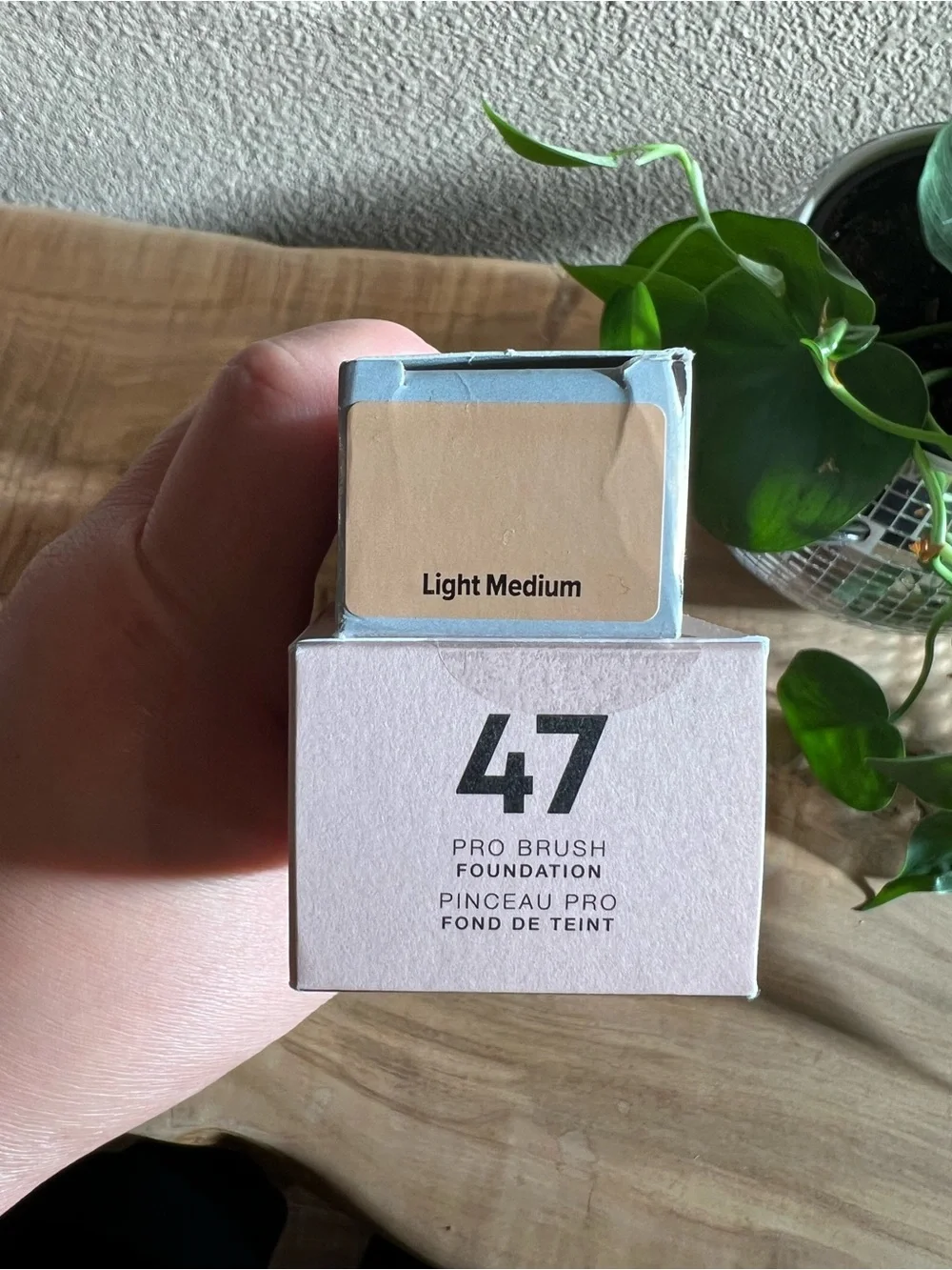 IT Cosmetics Light Medium CC+ Cream with Sephora Pro Foundation Brush 47